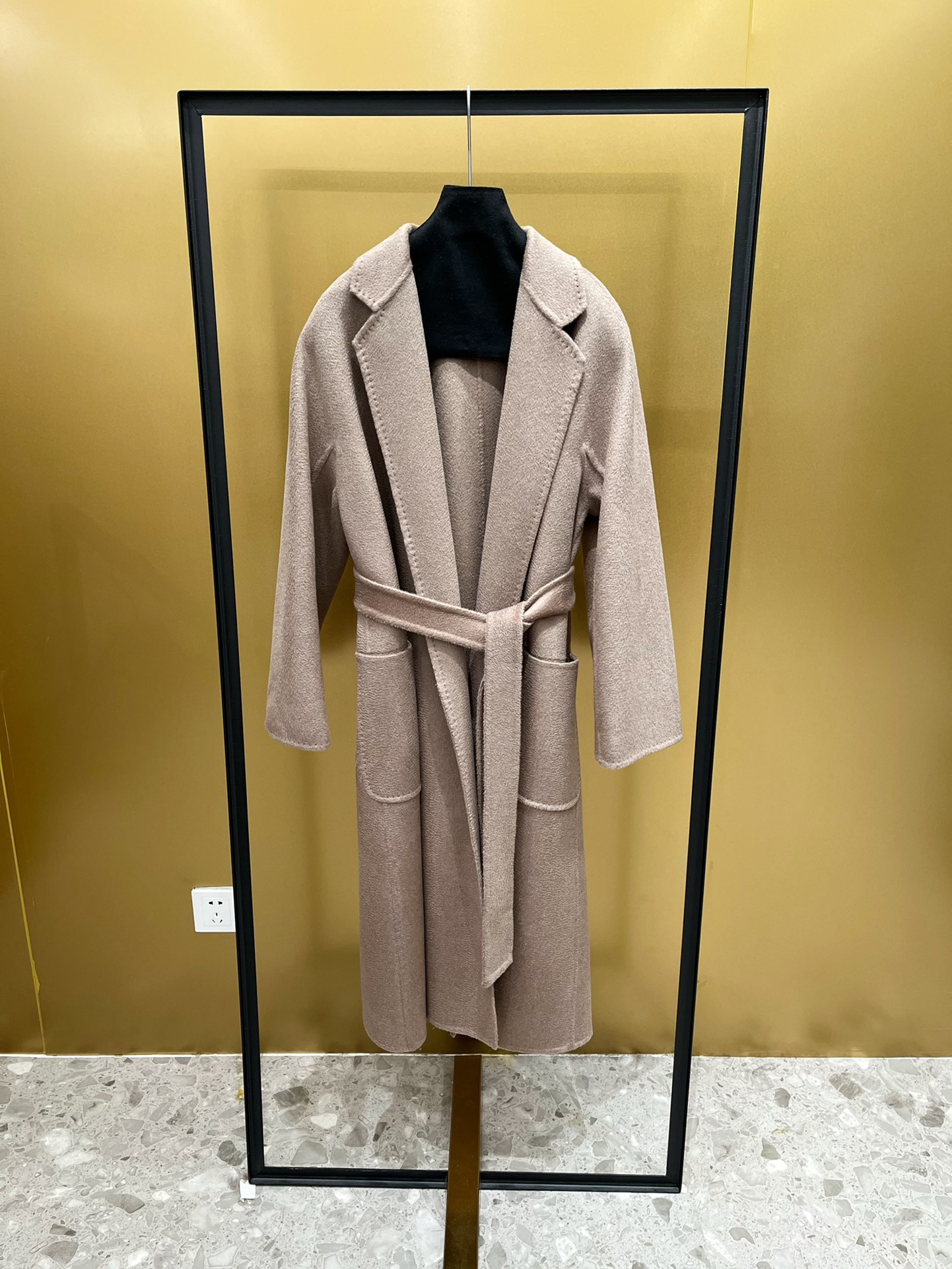 4a1ffbcaeea5e7c42bae12177513db40_1760441574_9731.jpg 4a1ffbcaeea5e7c42bae12177513db40_1760441574_9731.jpg