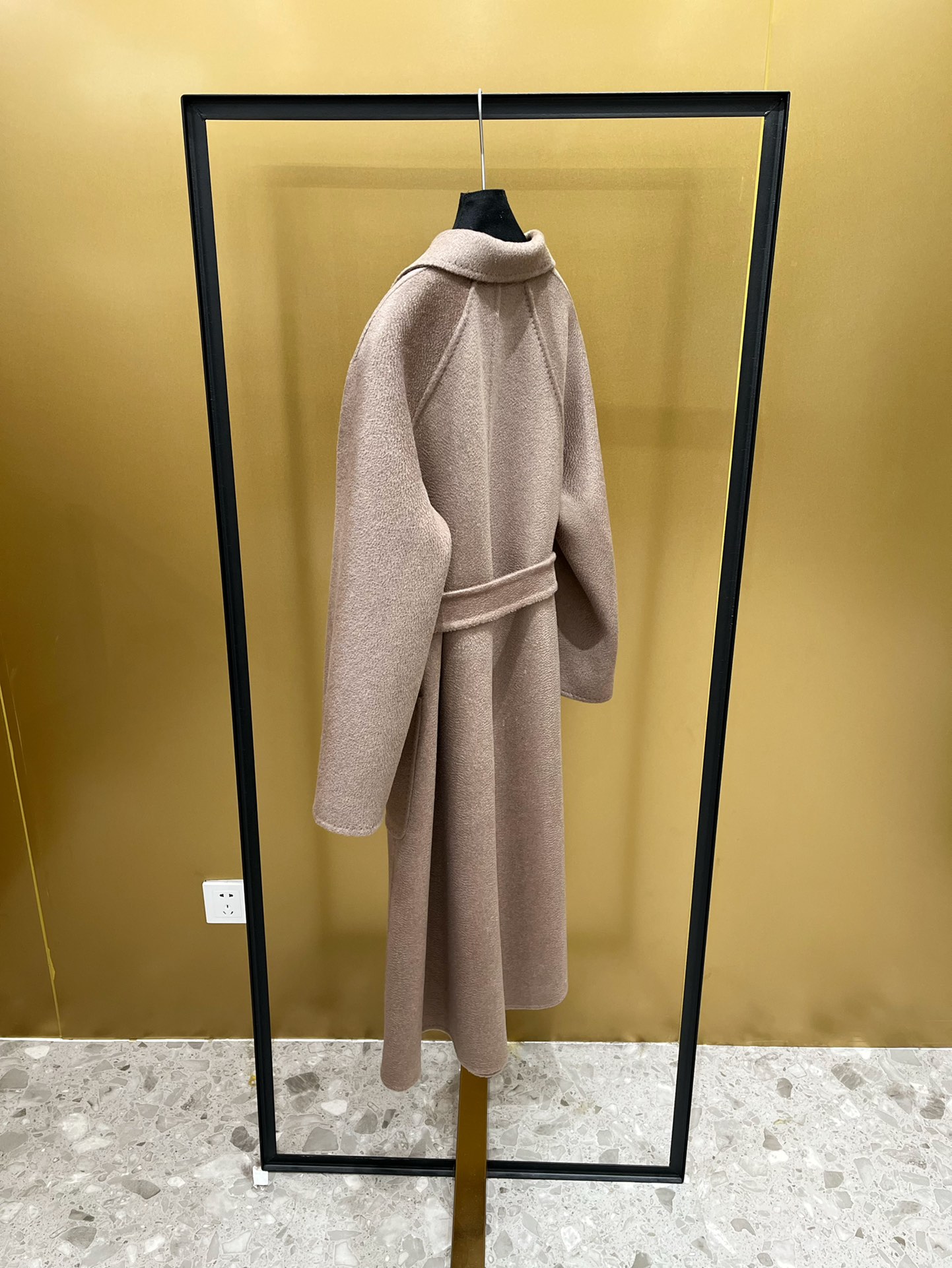 4a1ffbcaeea5e7c42bae12177513db40_1760441575_1892.jpg 4a1ffbcaeea5e7c42bae12177513db40_1760441575_1892.jpg