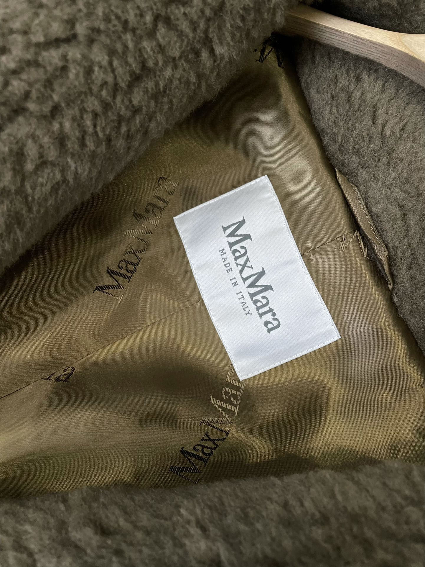 4a1ffbcaeea5e7c42bae12177513db40_1760441690_7346.jpg 4a1ffbcaeea5e7c42bae12177513db40_1760441690_7346.jpg