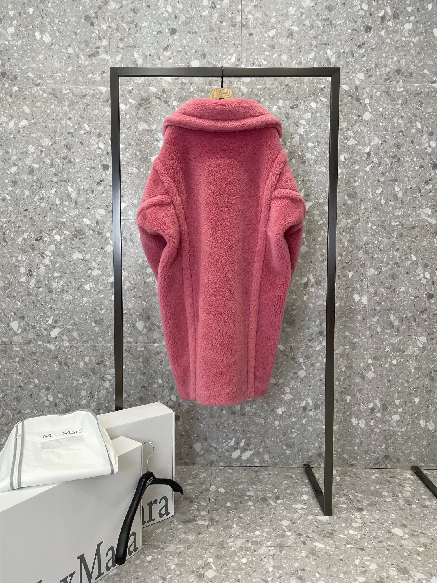 4a1ffbcaeea5e7c42bae12177513db40_1760441713_1063.jpg 4a1ffbcaeea5e7c42bae12177513db40_1760441713_1063.jpg