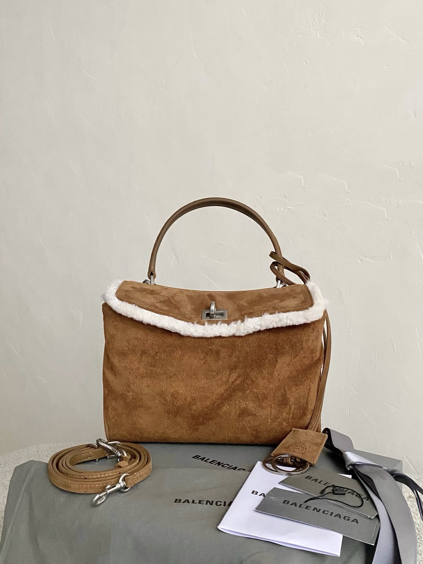 b95e7a05d29f4d7a53a6707e2373ee5c_1765549534_9923.jpg b95e7a05d29f4d7a53a6707e2373ee5c_1765549534_9923.jpg