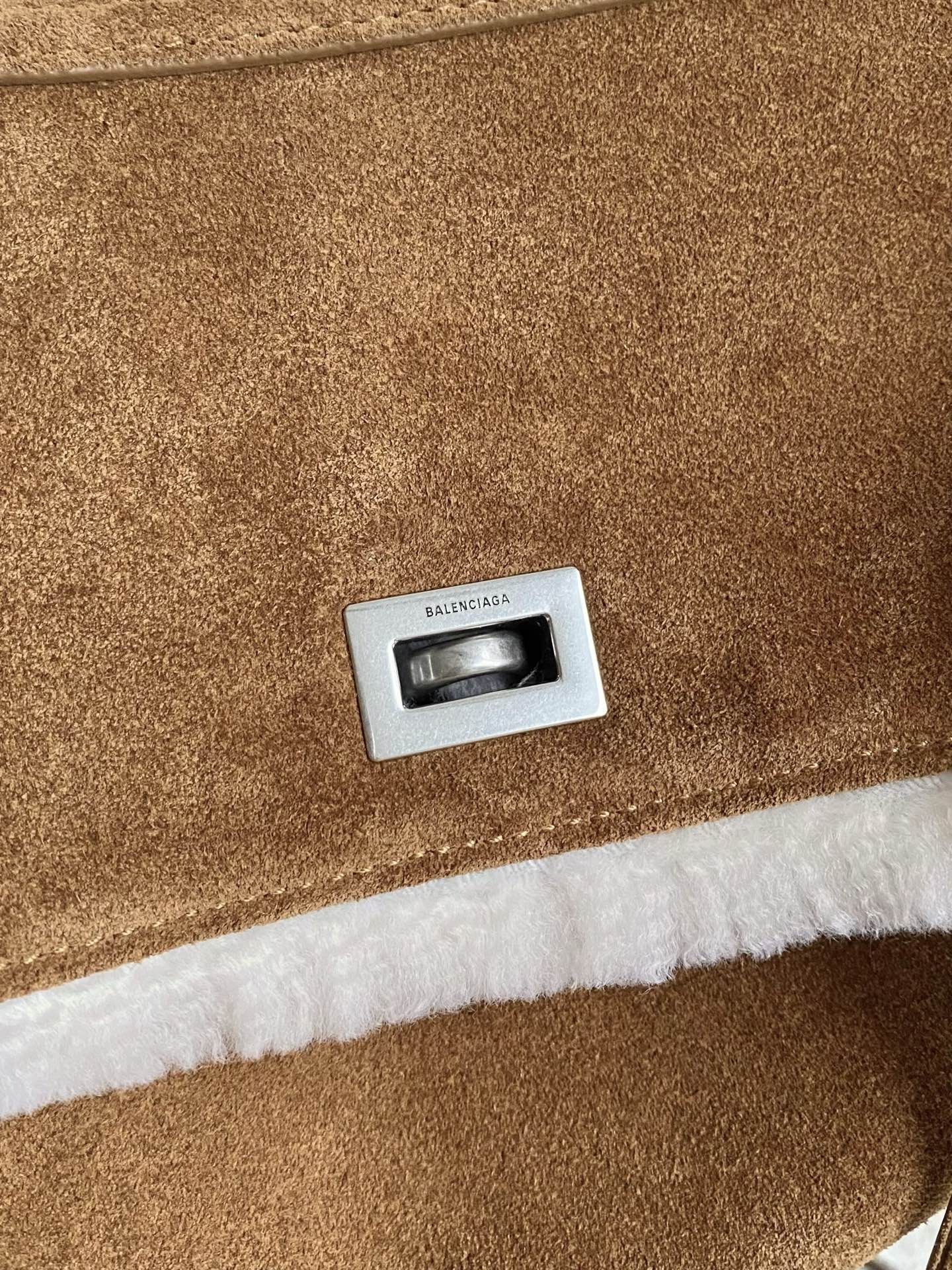 b95e7a05d29f4d7a53a6707e2373ee5c_1765549563_5206.jpg b95e7a05d29f4d7a53a6707e2373ee5c_1765549563_5206.jpg