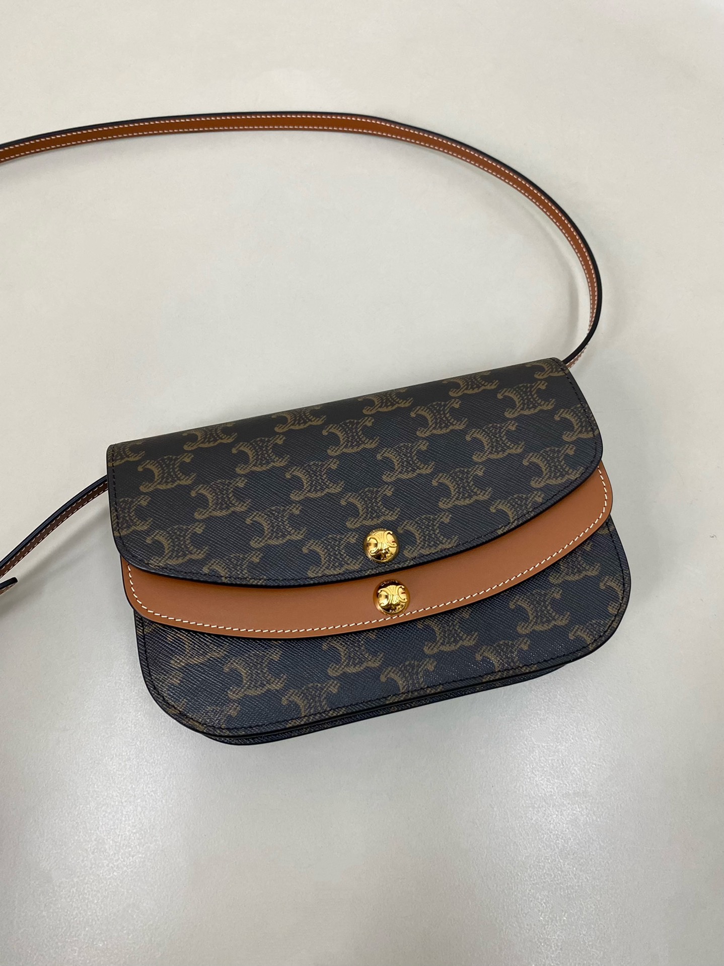 b95e7a05d29f4d7a53a6707e2373ee5c_1765549642_2982.jpg b95e7a05d29f4d7a53a6707e2373ee5c_1765549642_2982.jpg