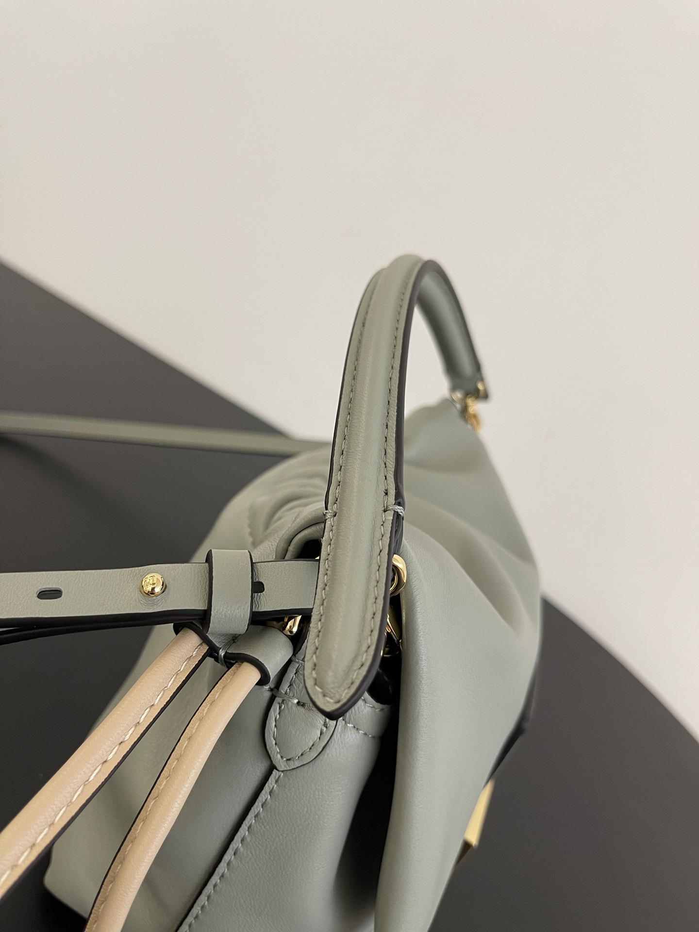 b95e7a05d29f4d7a53a6707e2373ee5c_1765549822_7013.jpg b95e7a05d29f4d7a53a6707e2373ee5c_1765549822_7013.jpg