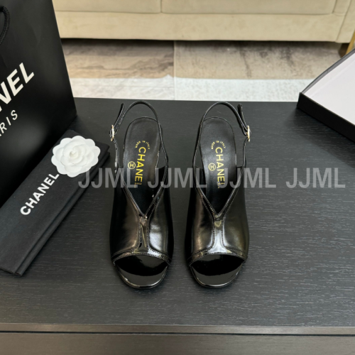 샤넬 25A 공방 샌들 힐 CC로고 유광 블랙