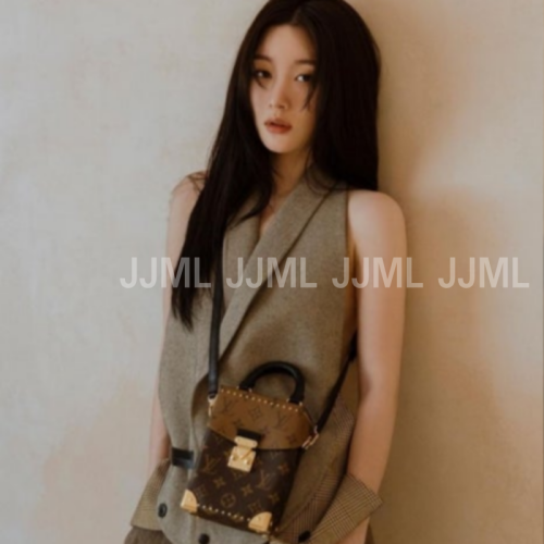 [정채연 PICK] 루이비통 카메라 박스 M82465
