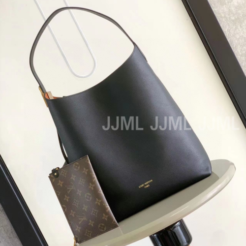 루비비통 로우키 호보백 블랙