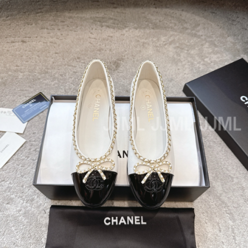 샤넬 투톤 리본 발레리나 플랫 슈즈 아이