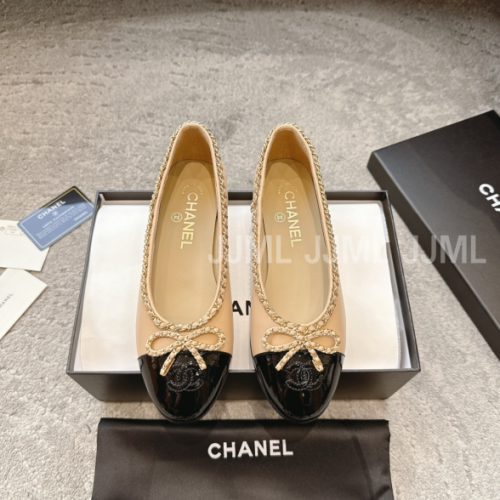 샤넬 투톤 리본 발레리나 플랫 슈즈 베이지