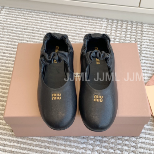 미우미우 셔링 발레리나 슈즈 블랙