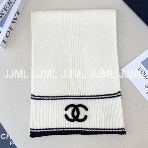 샤넬 리브드 니트 머플러 화이트