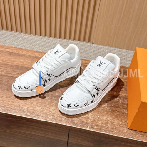 루이비통 LV TRAINER 포인트 패턴