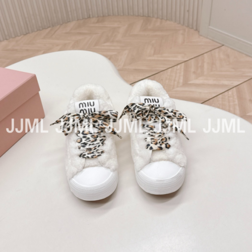 미우미우 퍼 스니커즈 아이보리