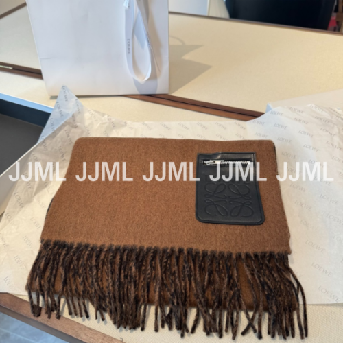 로에베 레더 포켓 머플러 브라운 블랙