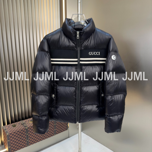 구찌 로고 패치 다운 패딩 블랙