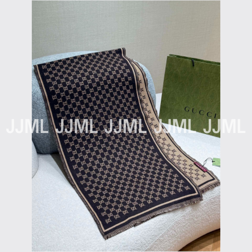 구찌 로고 패턴 머플러 브라운