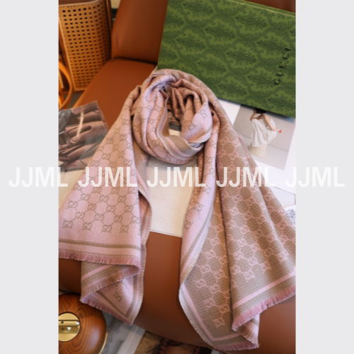 구찌 프린지 로고 패턴 머플러 핑크