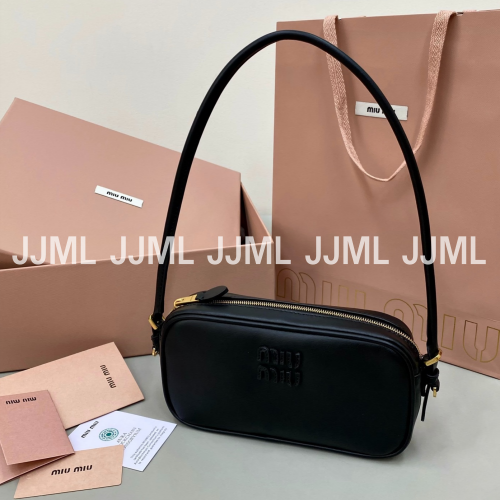 미우미우 벨 블랙