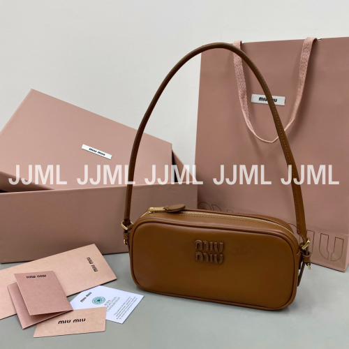 미우미우 벨 브라운