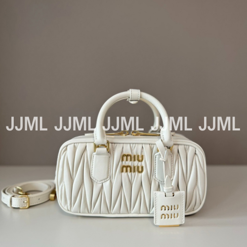 미우미우 5BB142 화이트