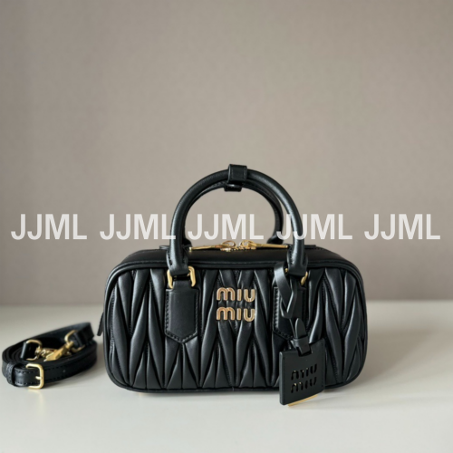 미우미우 5BB142 블랙