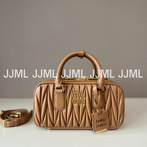 미우미우 5BB142 브라운