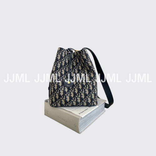 디올 30 몽테인 드로우스트링 미니 버킷백