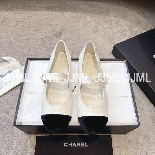 샤넬 턴락 메리제인 플랫 슈즈 스웨이드 화이트