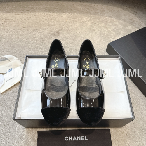 샤넬 턴락 메리제인 플랫 슈즈 블랙 유광