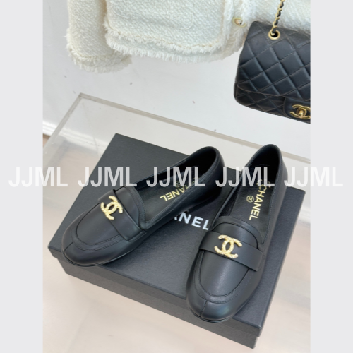 샤넬 로고 레더 로퍼 블랙