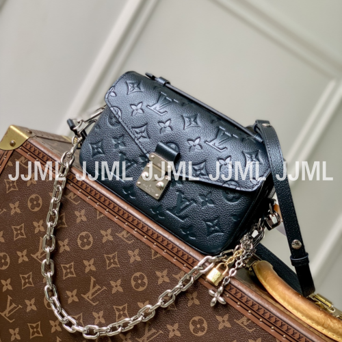 루이비통 포쉐트 메티스 이스트 웨스트 모노그램 앙프렝뜨 백 M22942