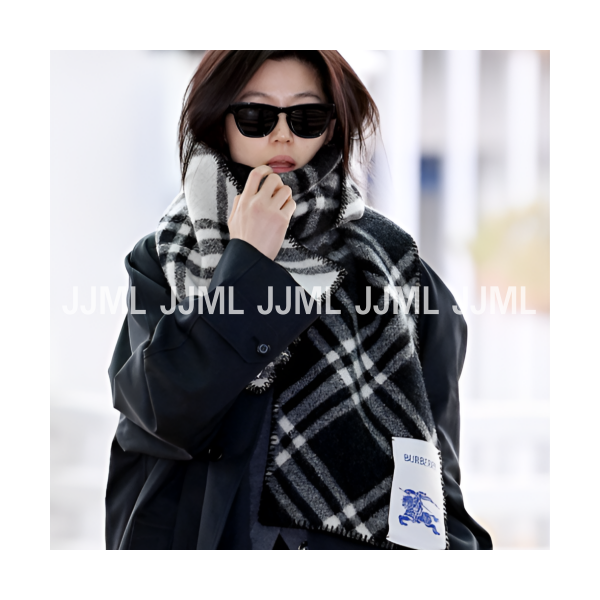 [전지현 PICK] 버버리 울 머플러 블랙