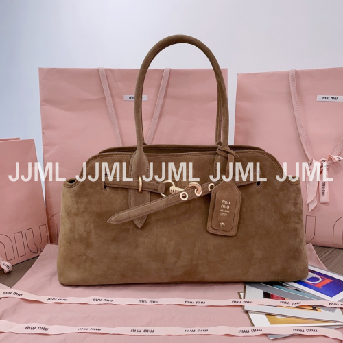 미우미우 스웨이드 아방뛰르 백 올리브그린 5BG310