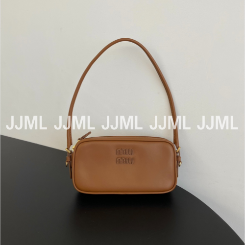 미우미우 레더 파우치 숄더백 코냑