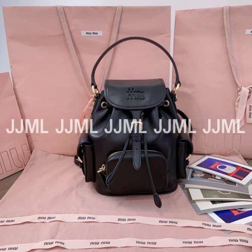 미우미우 레더 백팩 블랙 스몰 5BZ043