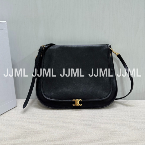 셀린느 트리옹프 베사체 서플 샤이니 램스킨 블랙