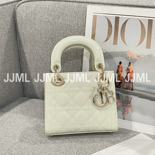 디올 CD LADY백 17 크림