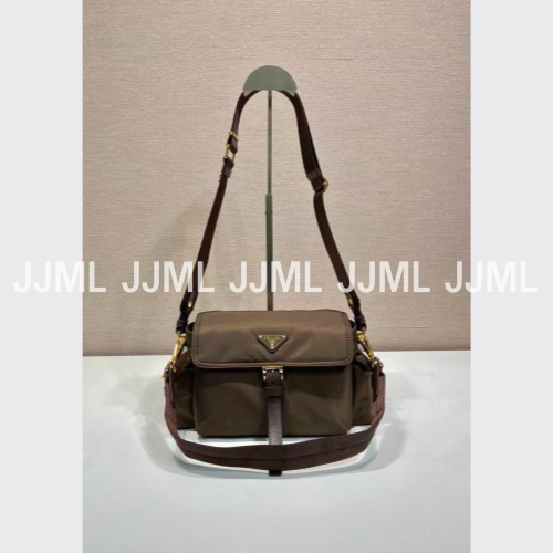 프라다 익스플로어 미디엄 나파 가죽 숄더백 1BD394