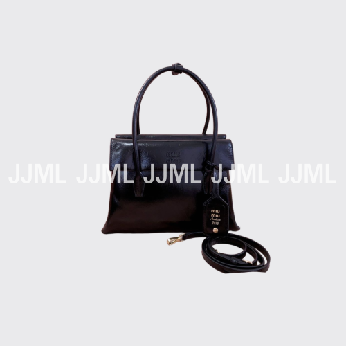 미우미우 솔리테르 가죽백 블랙 5BA302