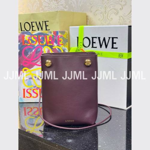 로에베 스무스 카프스킨 페블 파우치 백 버건디