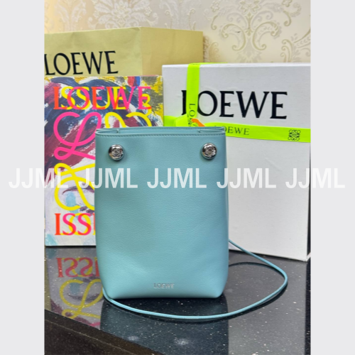 로에베 스무스 카프스킨 페블 파우치 백 아쿠아 블루