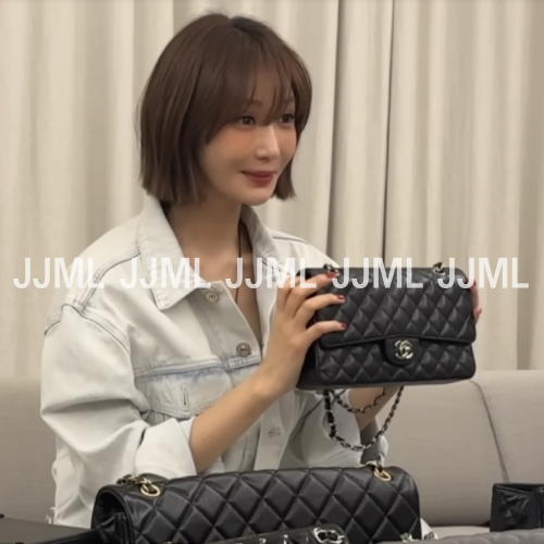 [고준희 PICK] 샤넬 클래식 미디움 핸드백 캐비어 은장 A01112