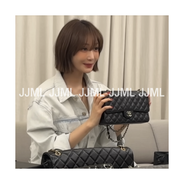 [고준희 PICK] 샤넬 클래식 미디움 핸드백 캐비어 은장 A01112