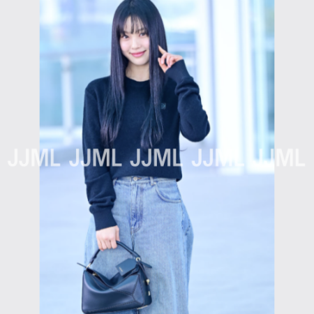 [고민시 PICK] 로에베 클래식 카프스킨 스몰 퍼즐 숄더백 블랙