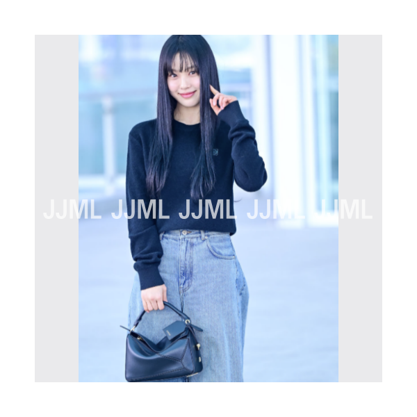 [고민시 PICK] 로에베 클래식 카프스킨 스몰 퍼즐 숄더백 블랙