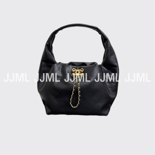 샤넬 골드 메탈 디테일 호보백 블랙