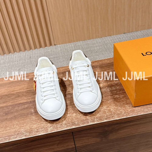 루이비통 타임 아웃 스니커즈 화이트