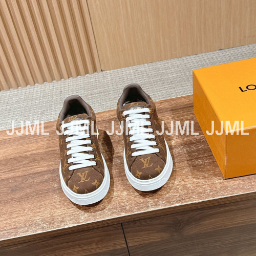 루이비통 타임 아웃 스니커즈 골드