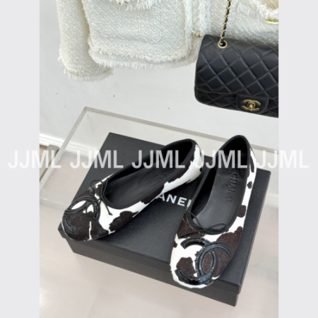 샤넬 발레리나 플랫 카우패턴 블랙
