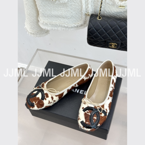 샤넬 발레리나 플랫 카우패턴 브라운